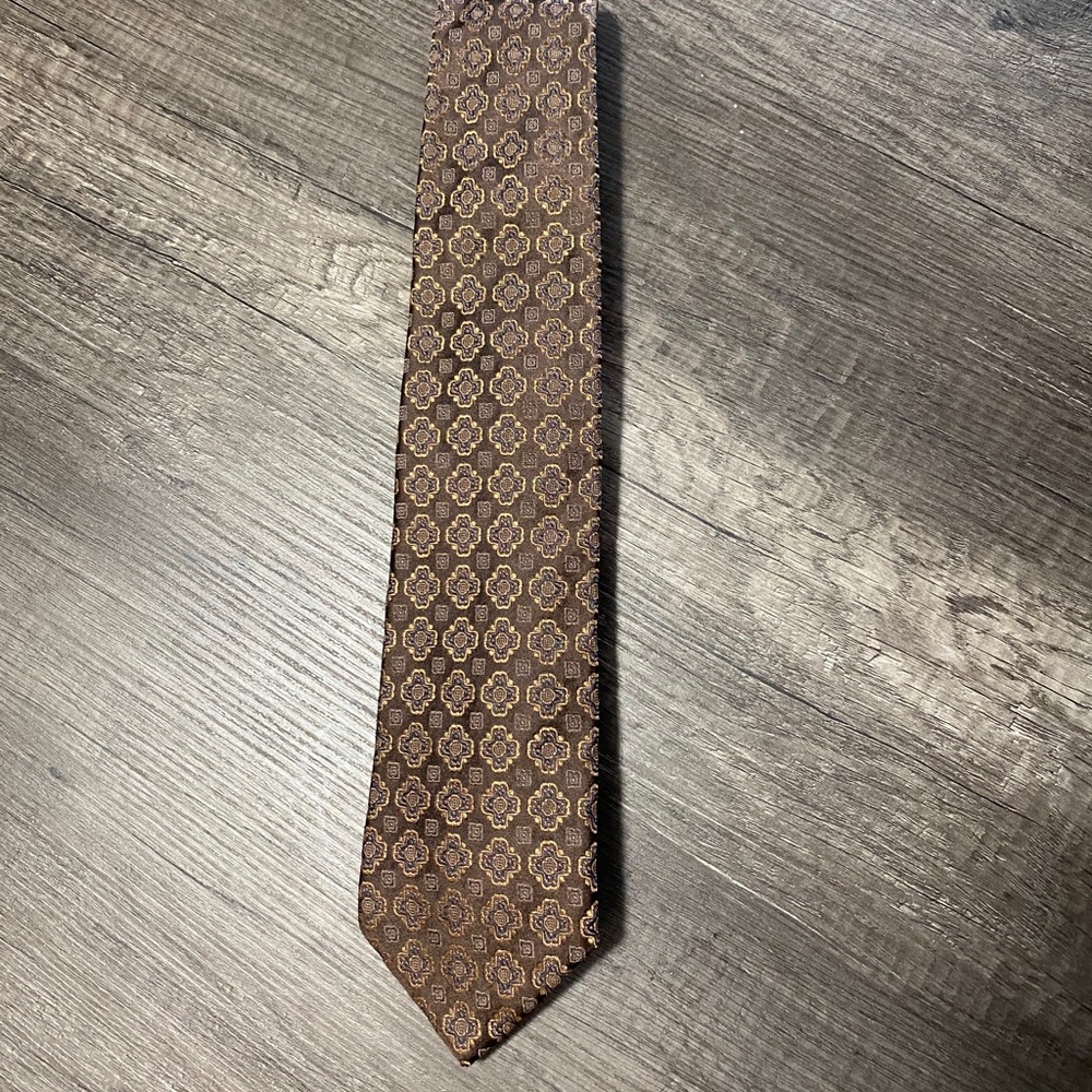 100% ITALIAN SILK HUGO BOSS TIE